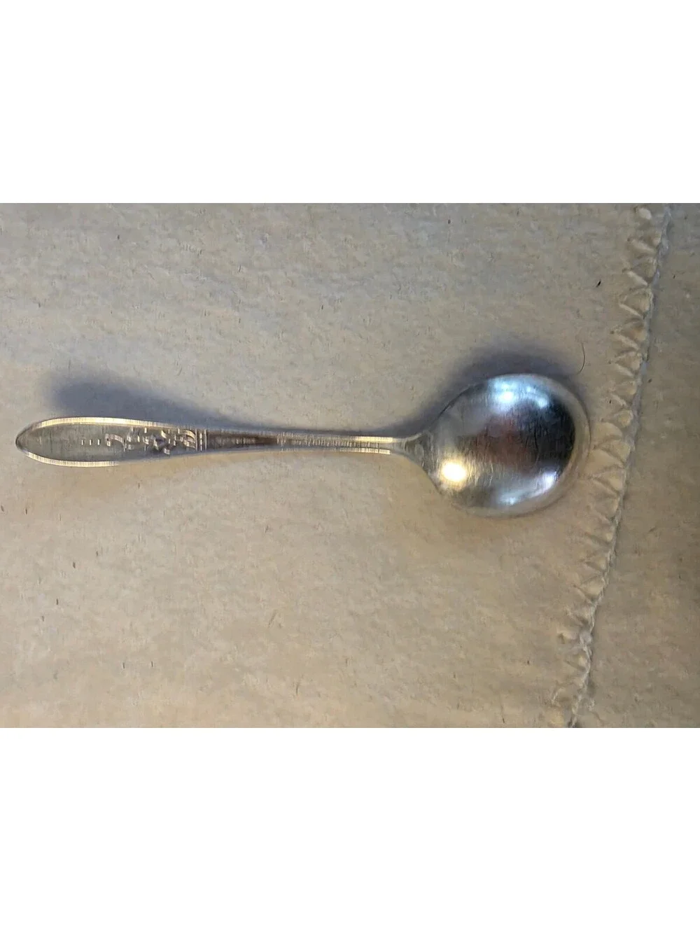 Vintage Wm A Rogers A1 Plus Oneida Silverplate Oval Soup Spoon Floral 6.75